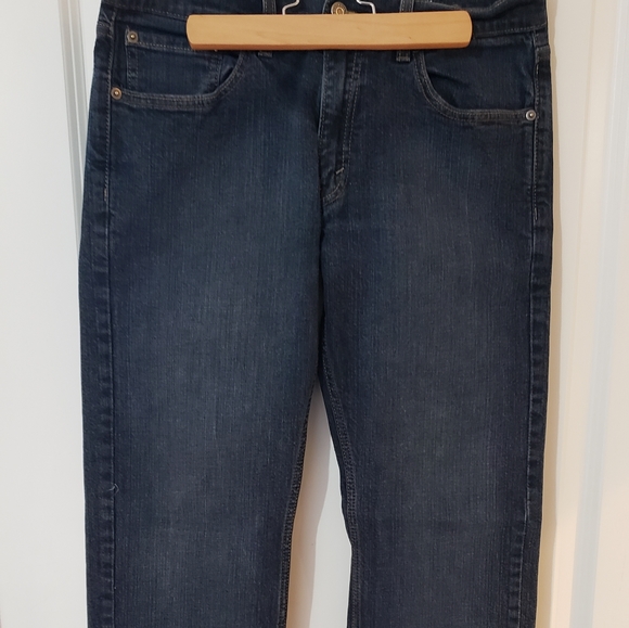 Ladies Levi Strauss & Co. Jeans - Picture 7 of 9